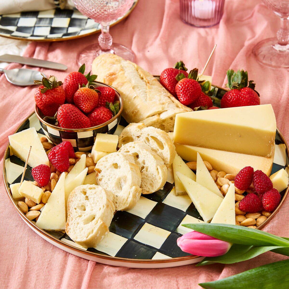 Courtly Check Enamel Round Tray